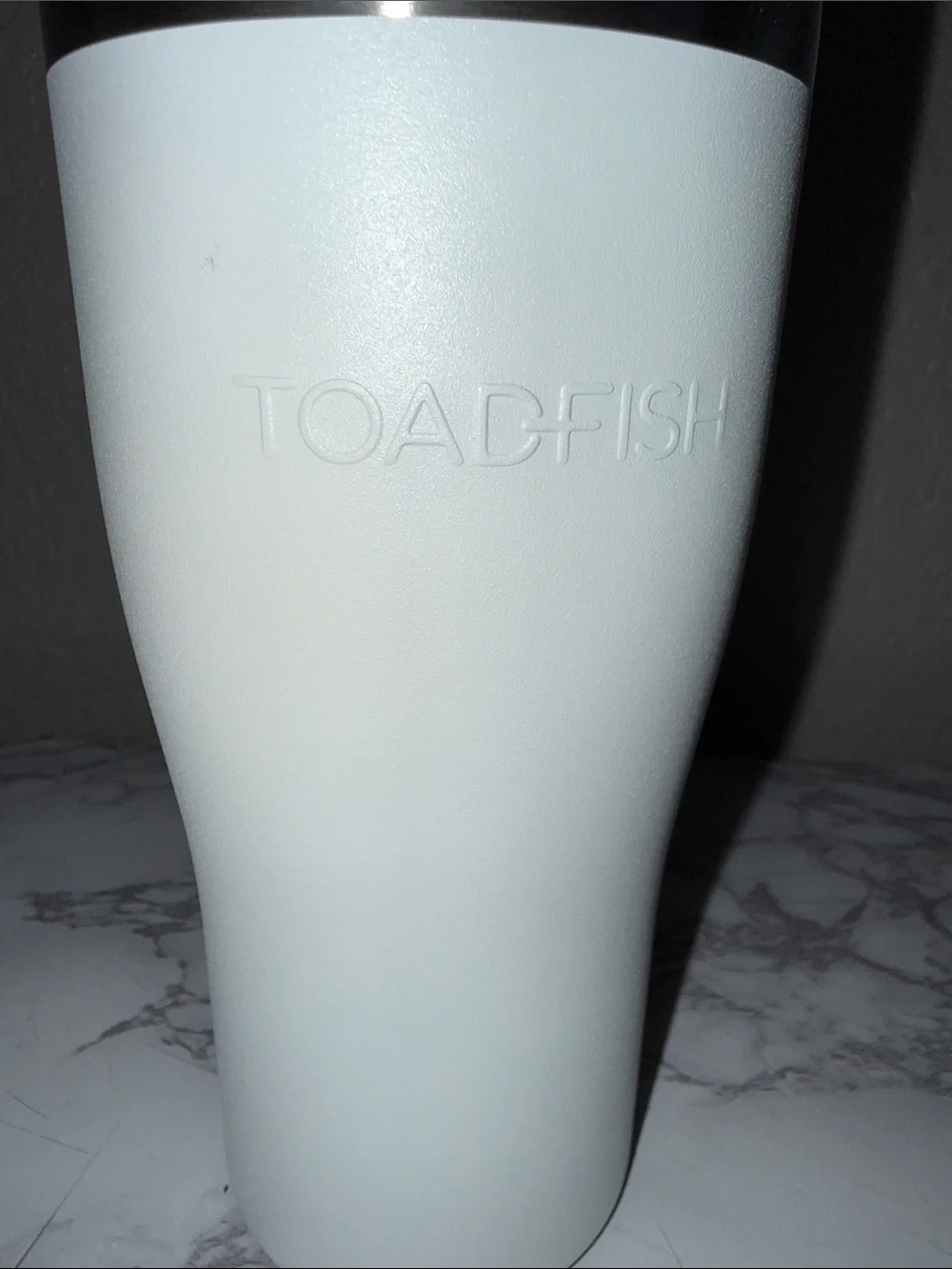 Toadfish Insulated White Non-Tipping 20oz Tumbler with Lid - Picture 5 of 6
